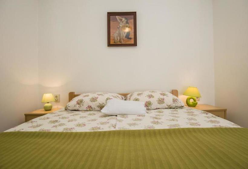 Apartment Laurus / Two Bedrooms A1