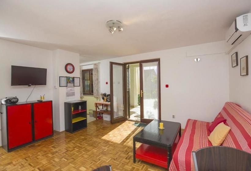 Apartment Laurus / Two Bedrooms A1