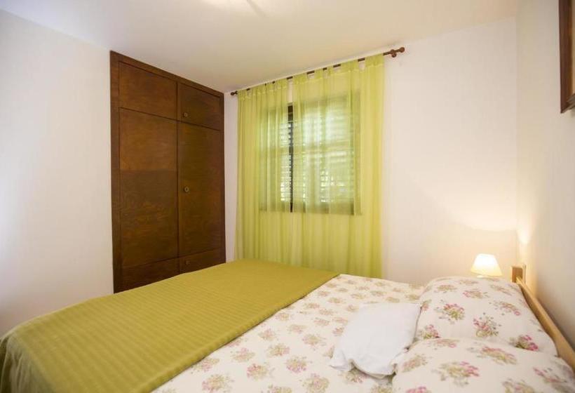 Apartment Laurus / Two Bedrooms A1