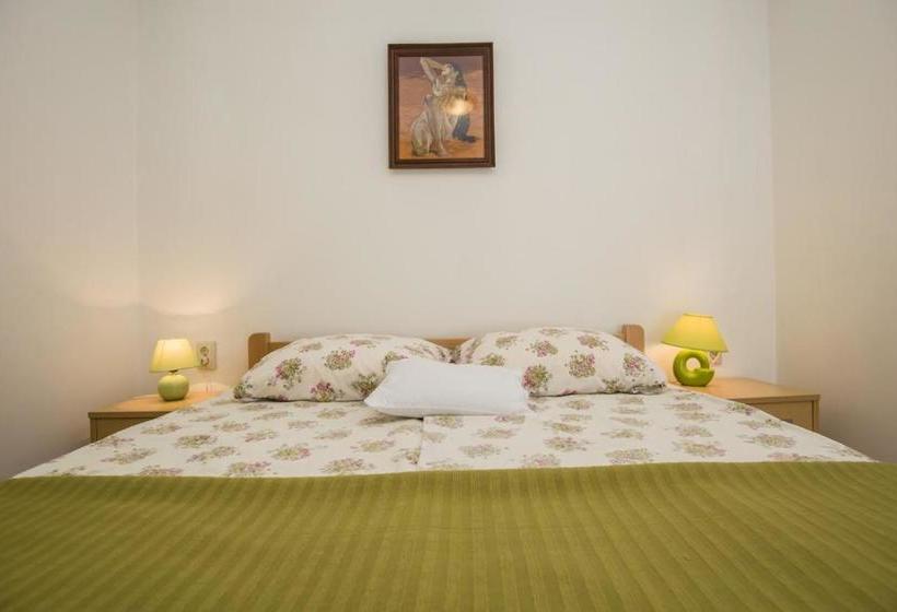 Apartment Laurus / Two Bedrooms A1