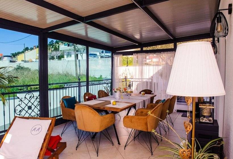 Apartment And Rooms Ana