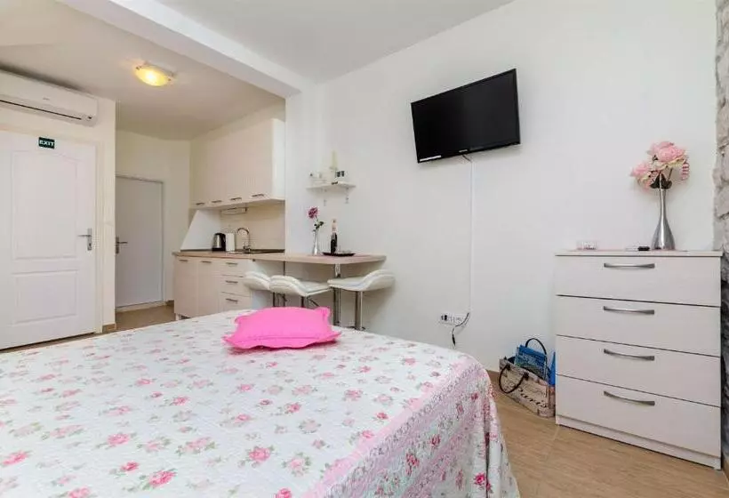 Apartments Djurdjica