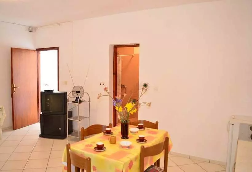 Apartments Ivica Pakostane