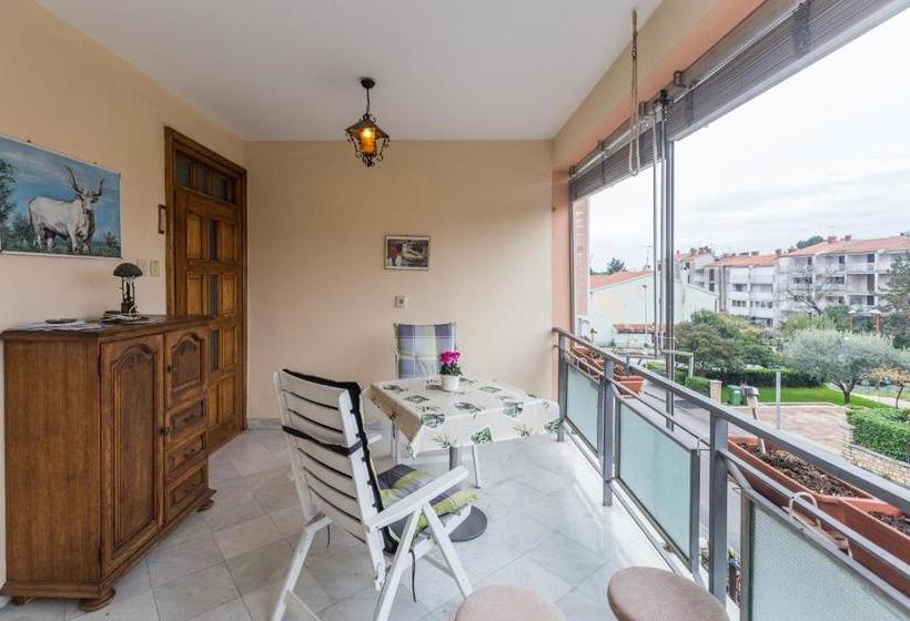 Apartments Lučo Near The Beach And City Center