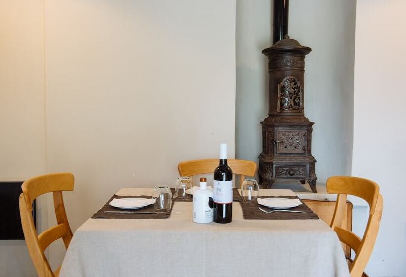 בית מלון כפרי Avragonio