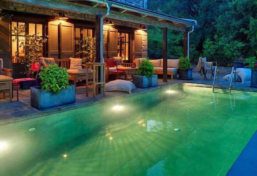 בית מלון כפרי Avragonio