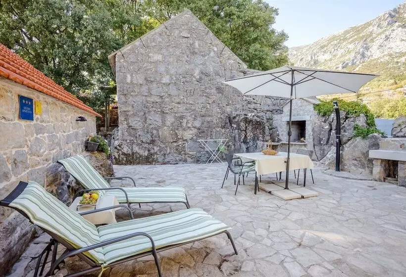 House Gordana
