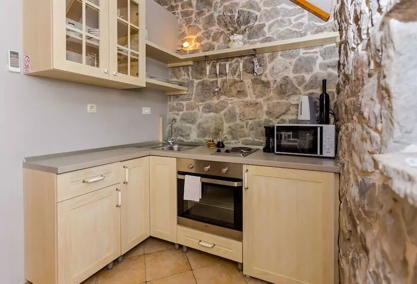 House Gordana