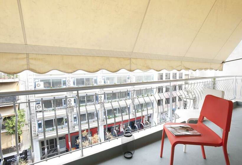 Patision, A Modern & Comfortable Apartment