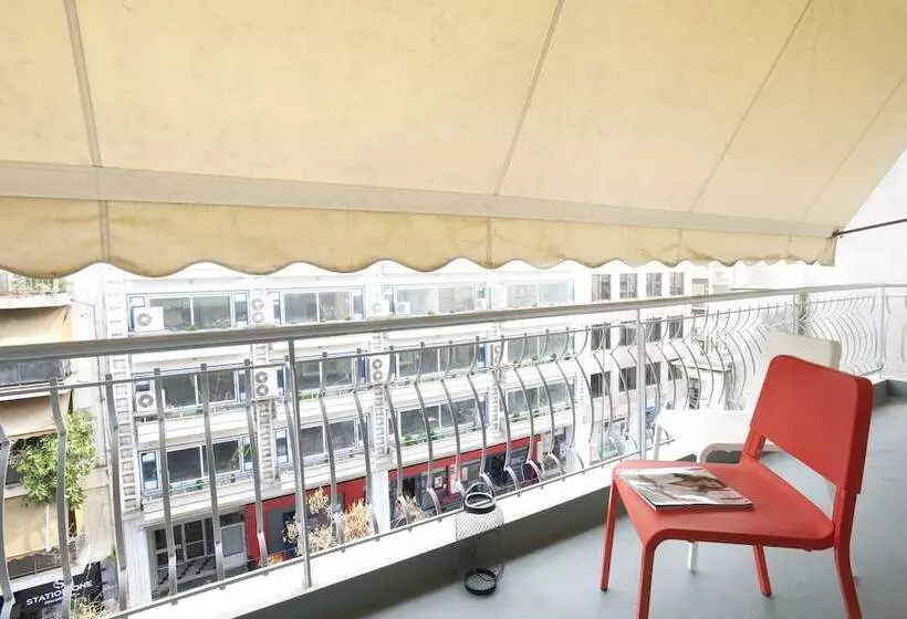 Patision, A Modern & Comfortable Apartment