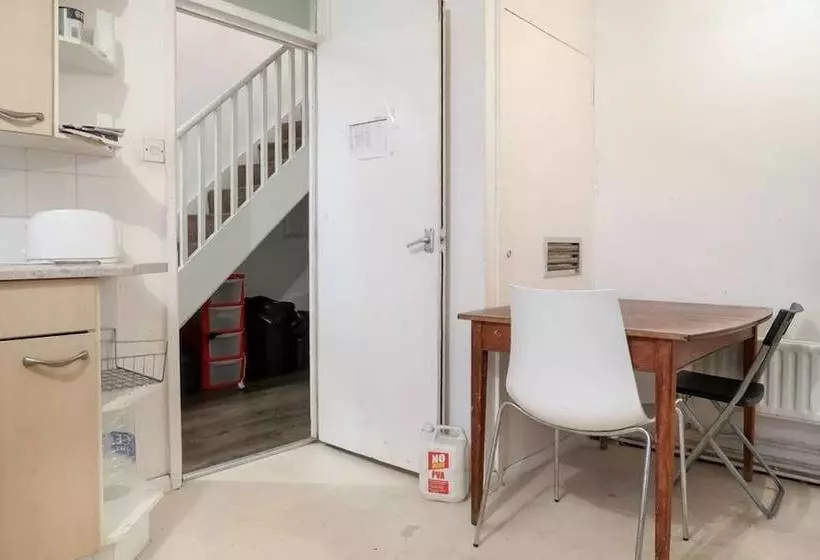 ペンション Hind Grove