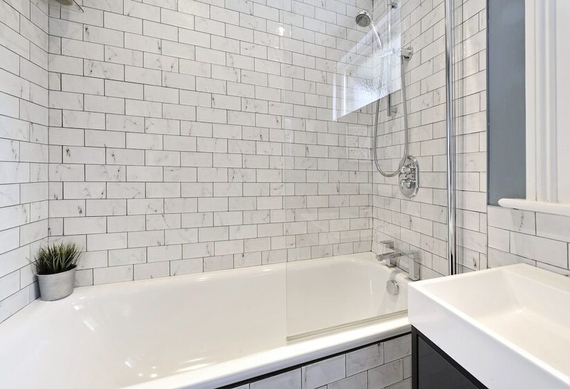 Stylish Family Home By Twickenham Stadium By Underthedoormat