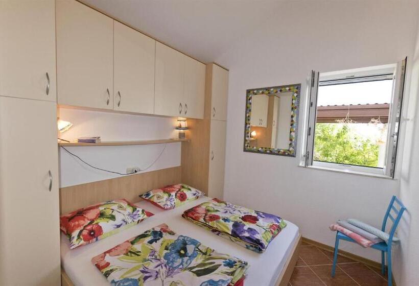 Apartment By The Sea