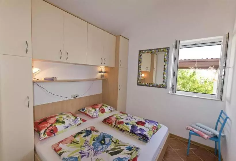 Apartment By The Sea