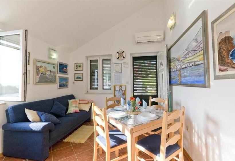 Apartment By The Sea