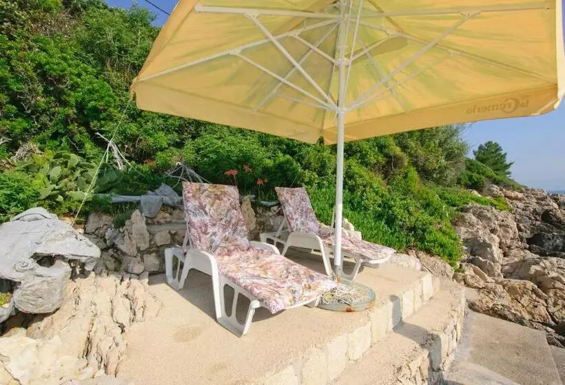 Apartment By The Sea