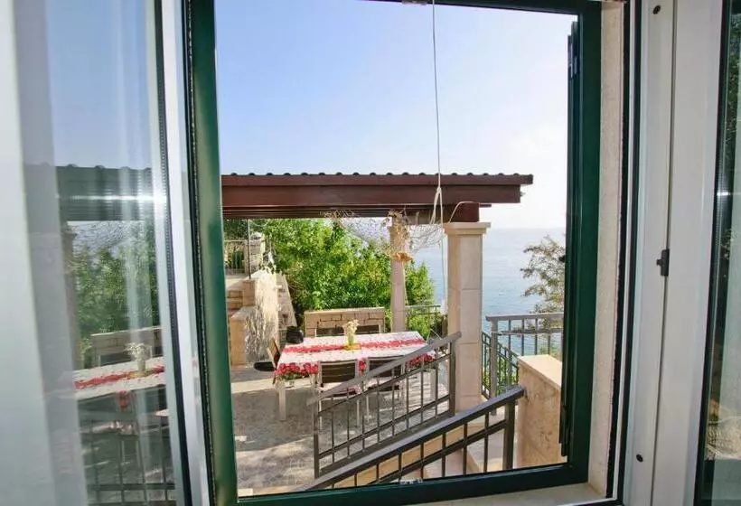 Apartment By The Sea