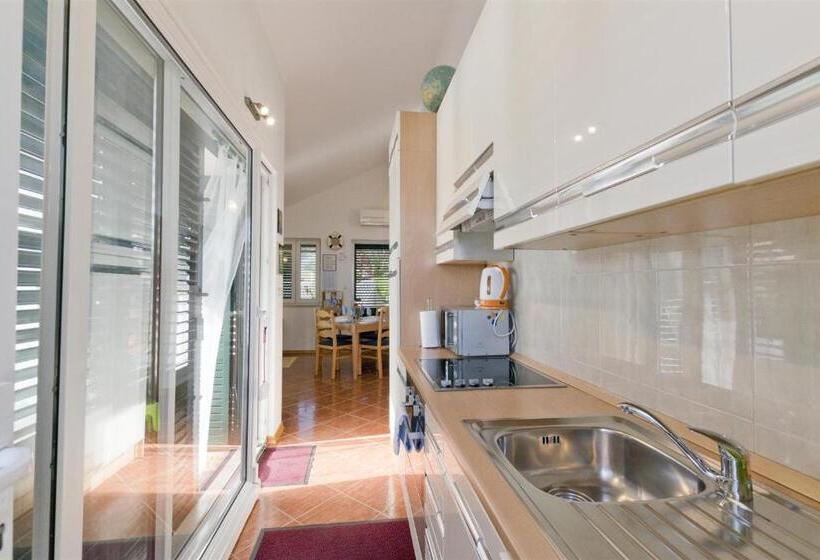 Apartment By The Sea