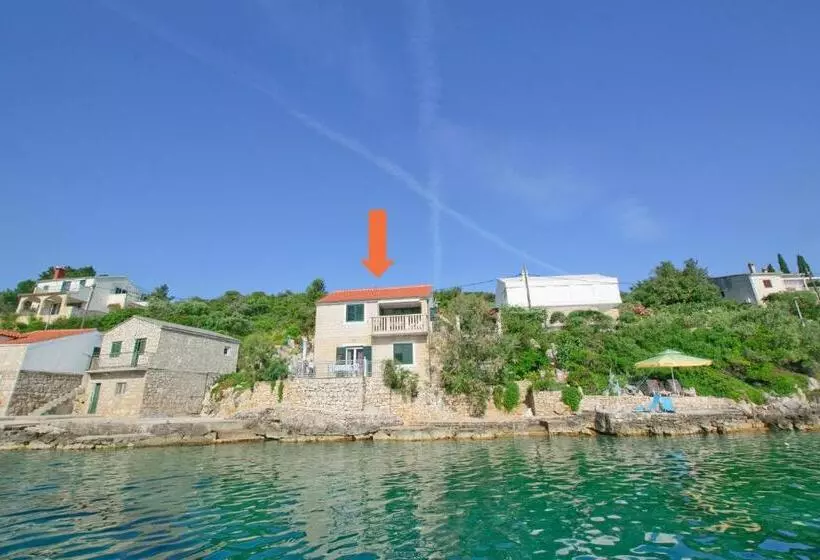 Apartment By The Sea