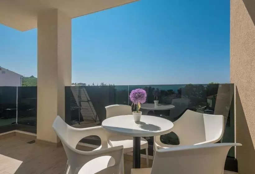 Apartments Leone Lukas