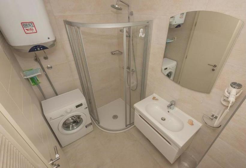 Apartments Leone Lukas