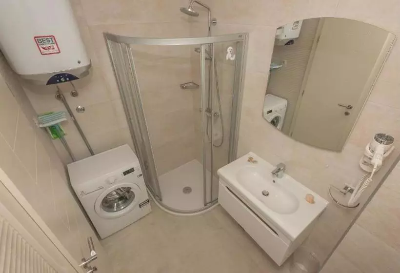 Apartments Leone Lukas