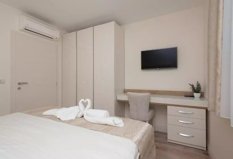 Apartments Leone Lukas