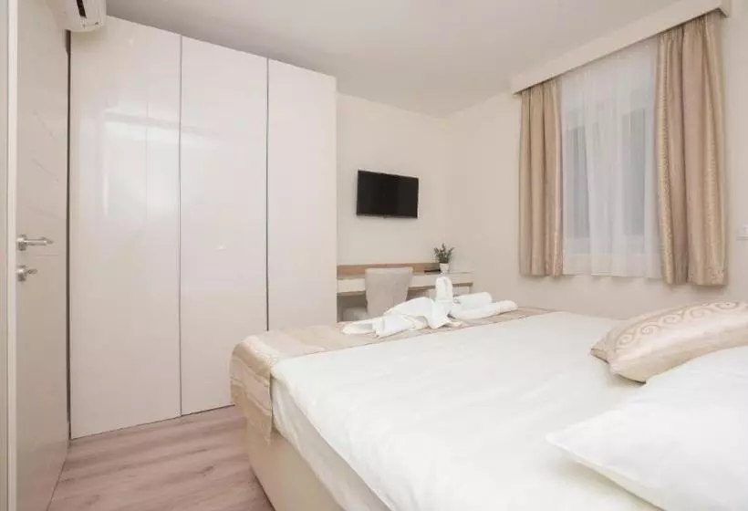 Apartments Leone Lukas