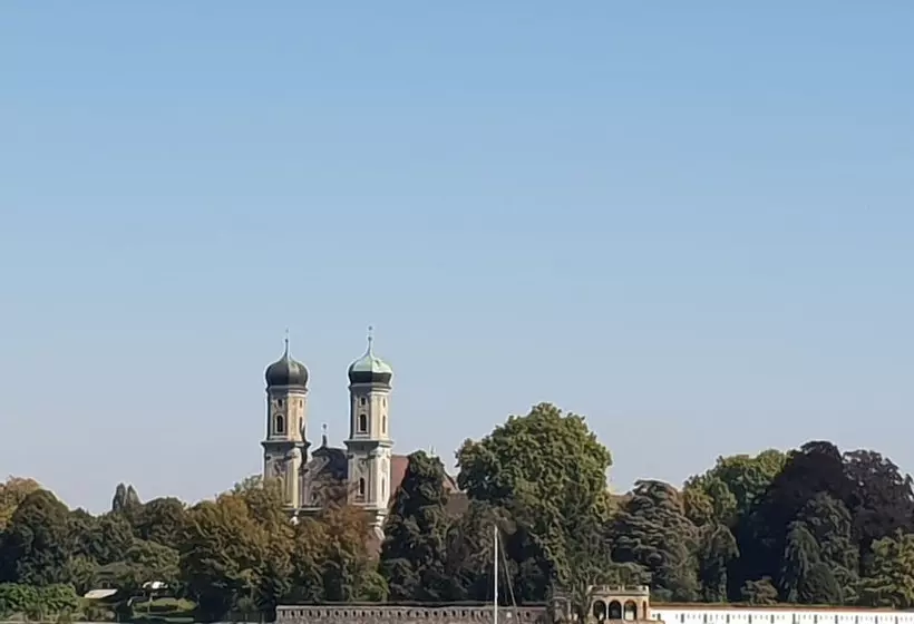 Lakeside Smoker Apartment Fdh