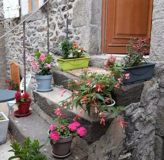 Le Refuge Des Alpes Mancelles