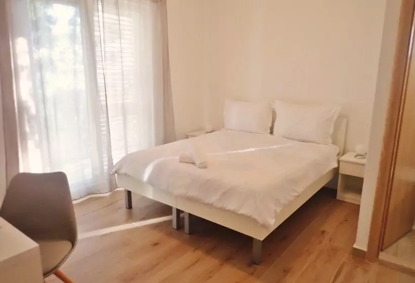 Apartmani Starigrad Paklenica   Danijel