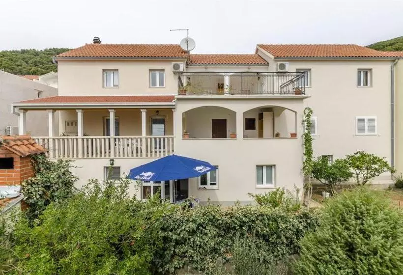 Apartments Karlo