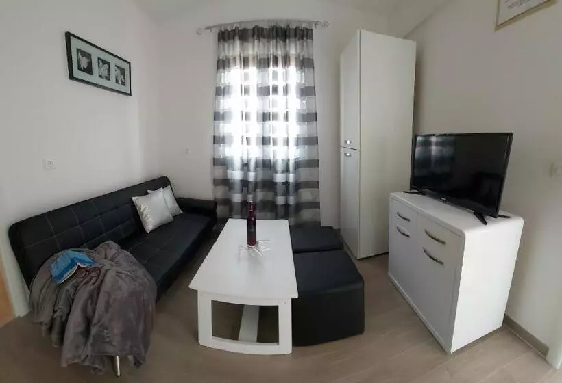 Apartments Karlo