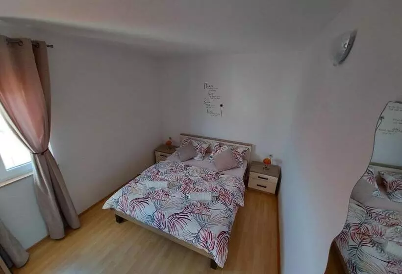 Apartments Karlo