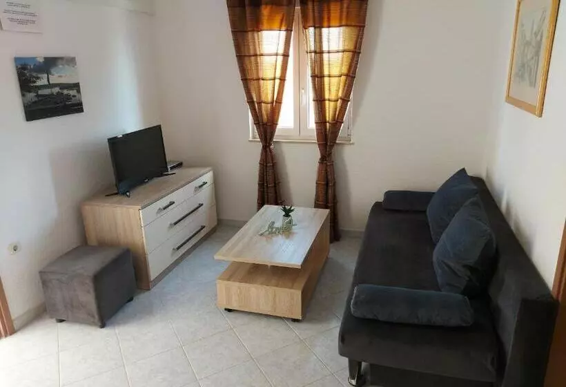 Apartments Karlo