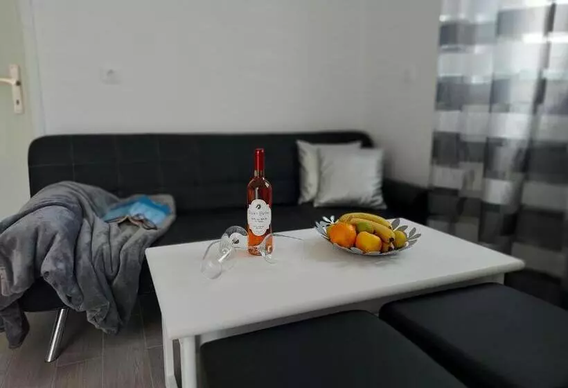 Apartments Karlo