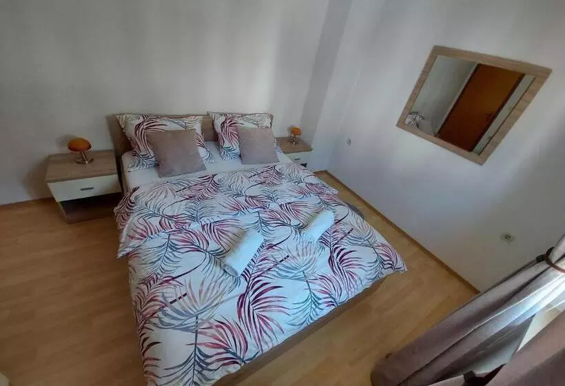 Apartments Karlo