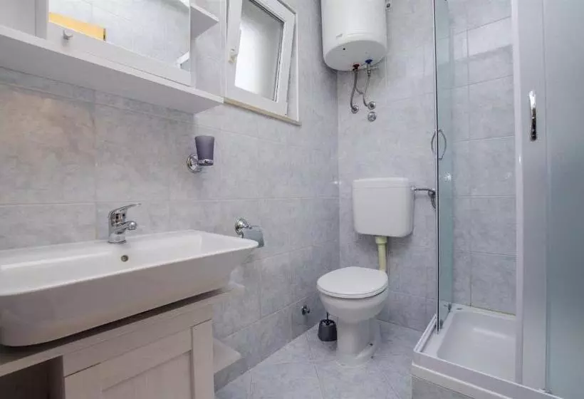 Apartments Karlo