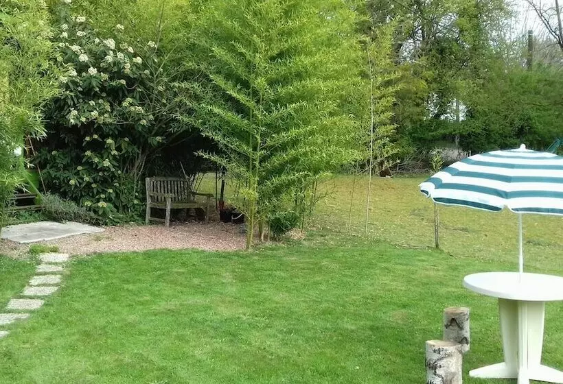 ホテル La Roulotte De L Albizia