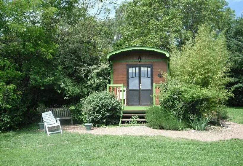 ホテル La Roulotte De L Albizia