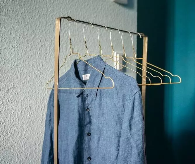 Urbn Dreams   Into The Wild