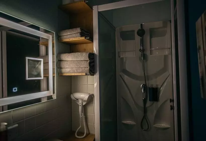 Urbn Dreams   Into The Wild