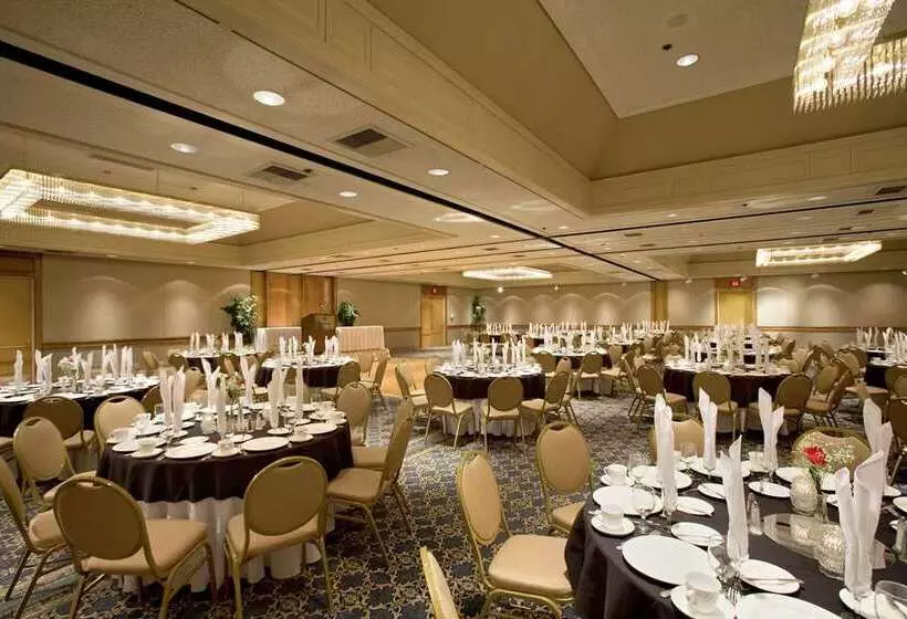 Hilton Palm Springs Resort