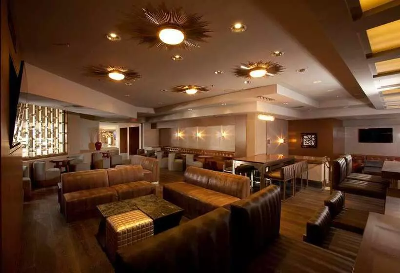 Hilton Palm Springs Resort