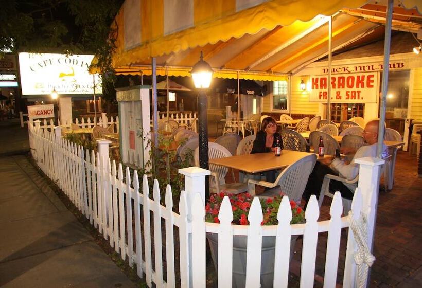 هتل Cape Cod Inn
