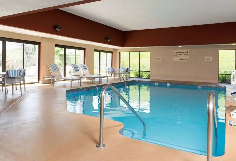 호텔 Hampton Inn By Hilton Milwaukee Northwest