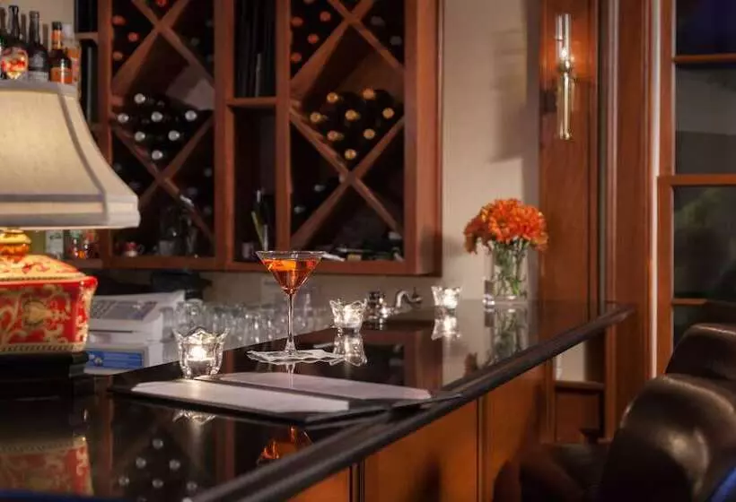 בית מלון כפרי Harbor Light Inn