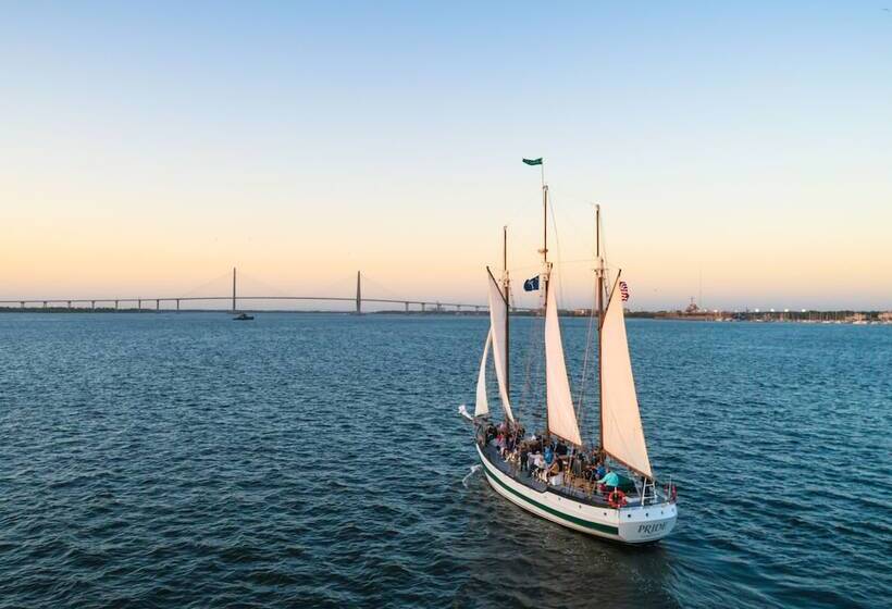 فندق Harbourview Inn