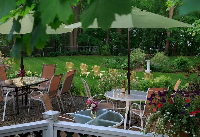 Отель Hawthorn Inn