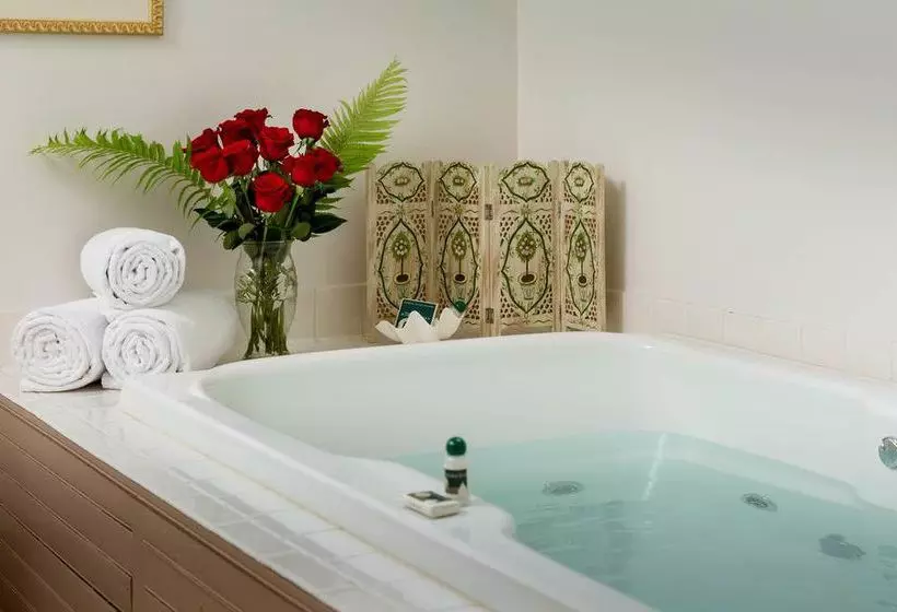 Отель Hawthorn Inn